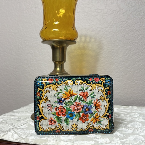 England Made Little Floral Tin Treasure Box Hinged Black Floral - Picture 4 of 10